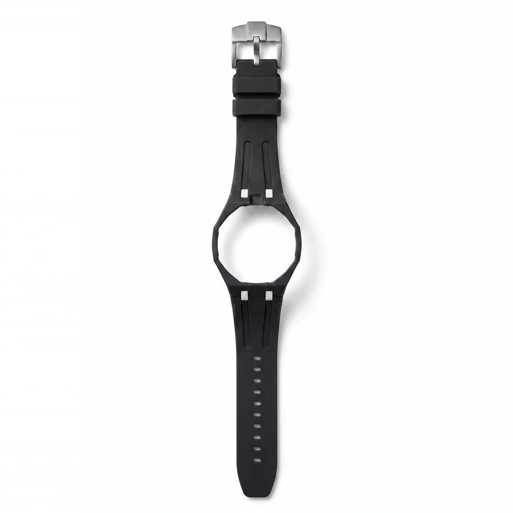 Bracelet de montre en silicone Royal Pulse Black Out noir à rappels blancs, boucle en acier brossé, vu de face sur fond blanc